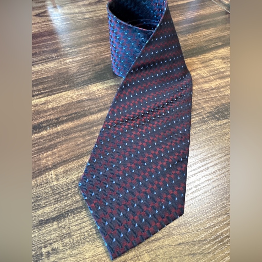 Chas Reed & Co Men’s Geometric Necktie “New” With Tags
